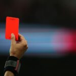 Thẻ đỏ trong bóng đá là gì? Khi nào thì bị thổi phạt thẻ đỏ